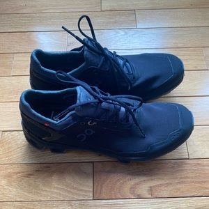 ON RUNNING CLOUDVENTURE PEAK SNEAKERS WOMENS 7